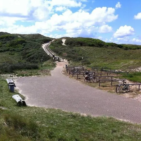 度假居 Dune Family Retreat, Cleaning Included 滨海贝亨