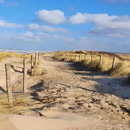 Dune Family Retreat, Cleaning Included 度假居 滨海贝亨